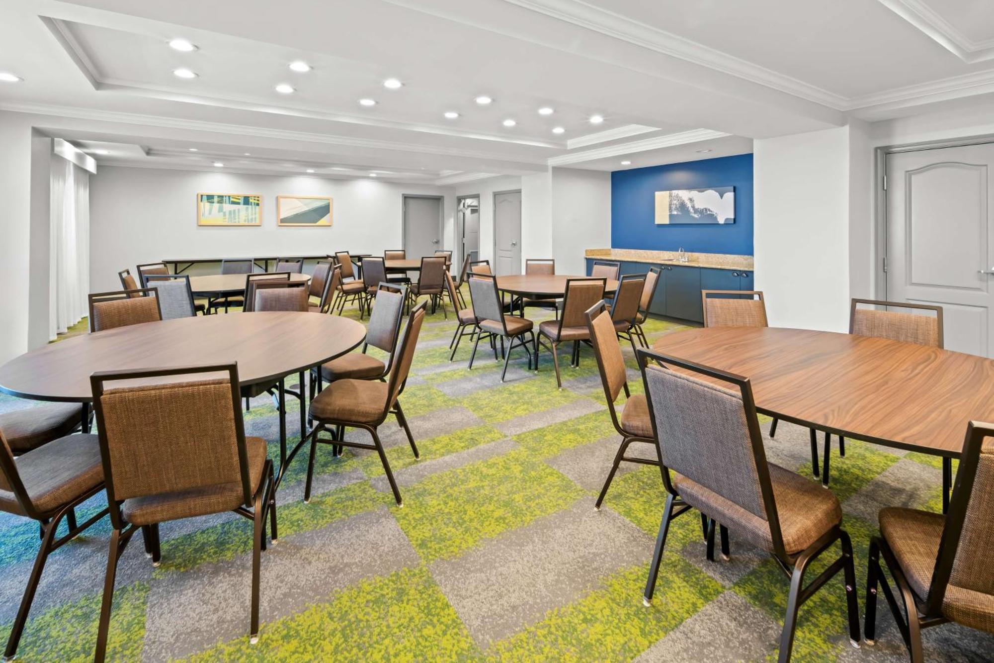 Spark By Hilton Woodbridge Luaran gambar