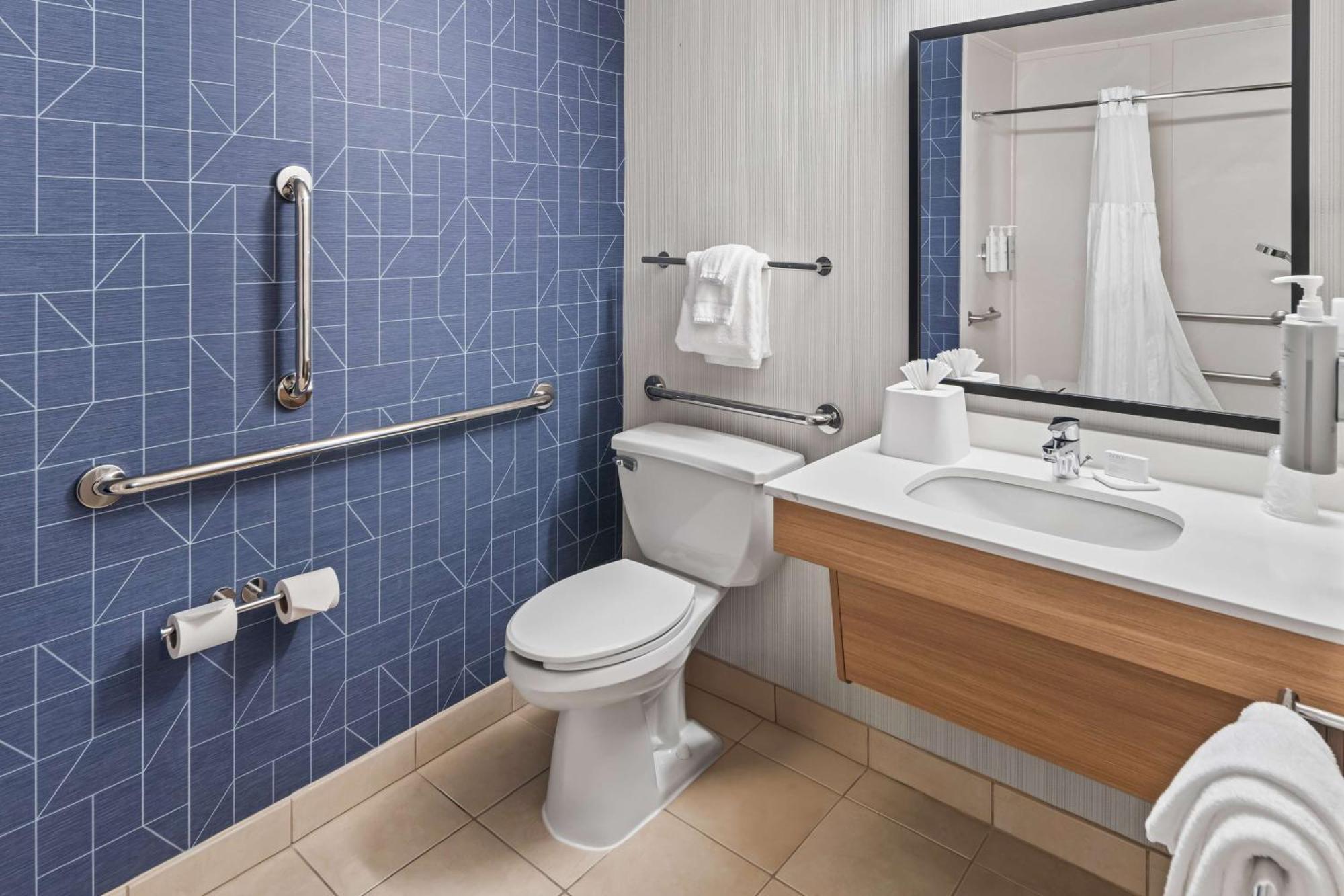 Spark By Hilton Woodbridge Luaran gambar